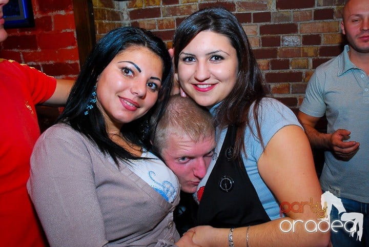 Party în Club Escape, 