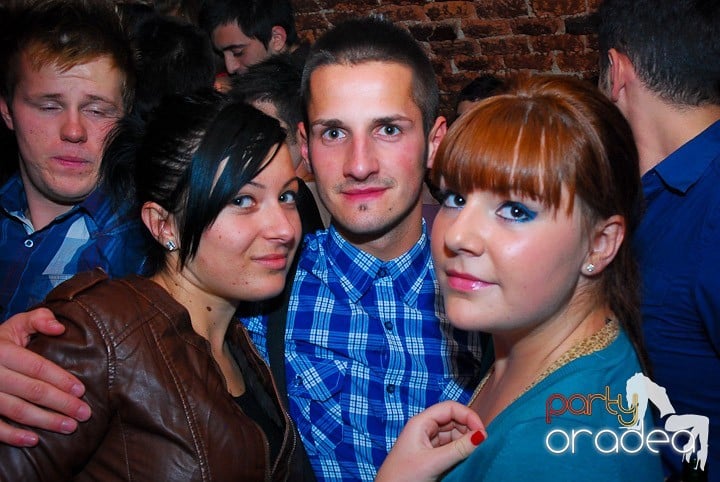 Party în Club Escape, 