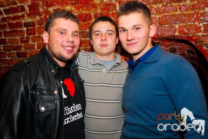 Party în Club Escape, 