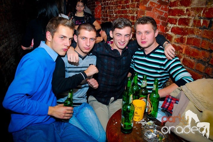 Party în Club Escape, 