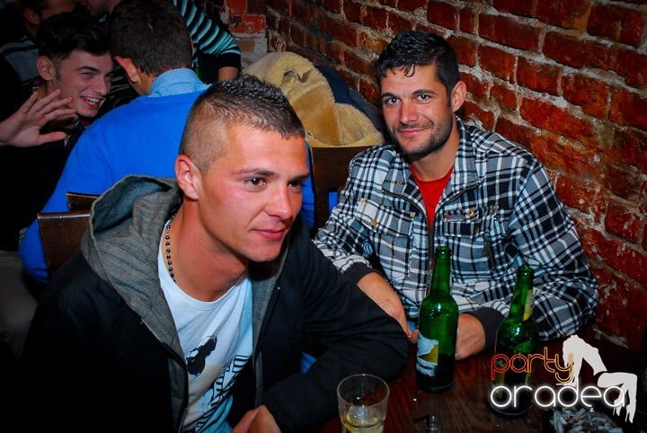 Party în Club Escape, 