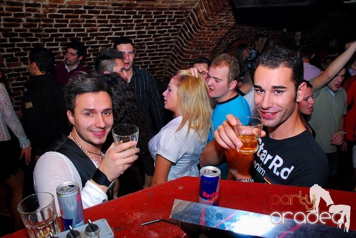 Party în Club Escape, 