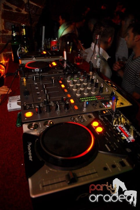 Party în Club Escape, 