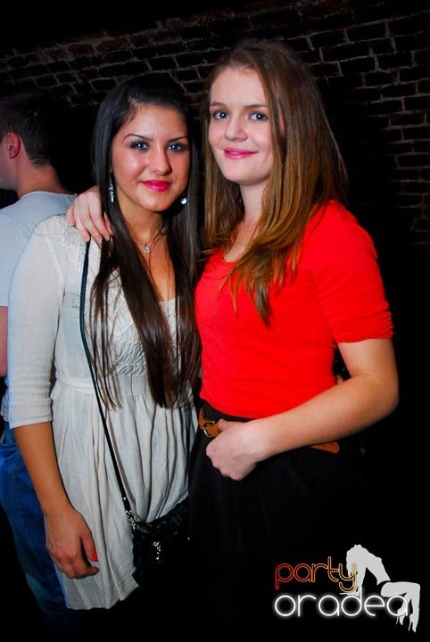 Party în Club Escape, 