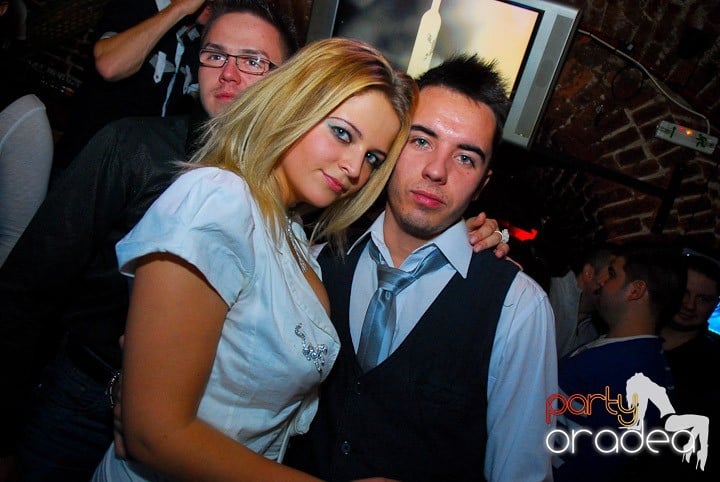 Party în Club Escape, 