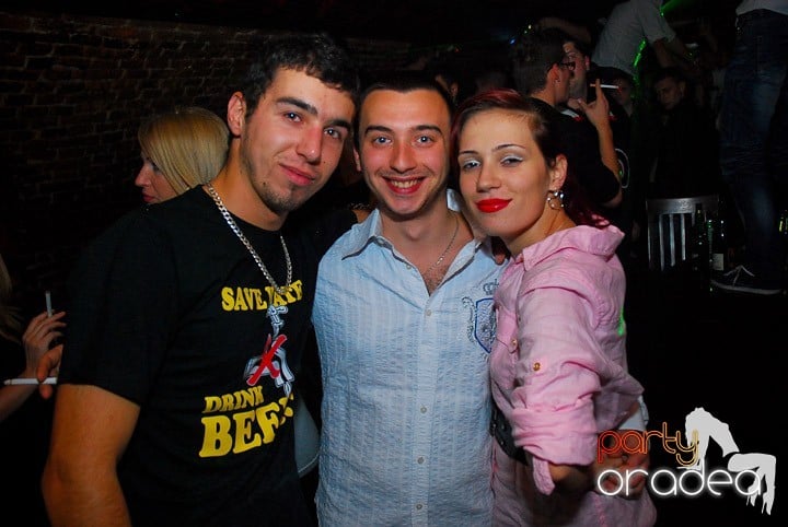 Party în Club Escape, 