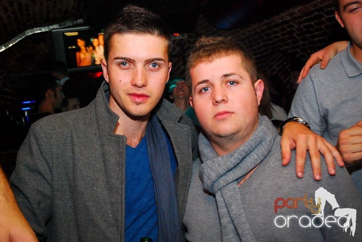 Party în Club Escape, 