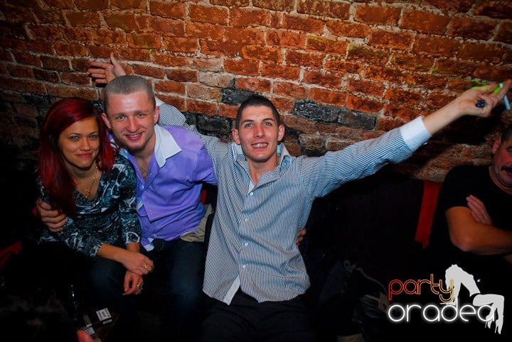 Party în Club Escape, 