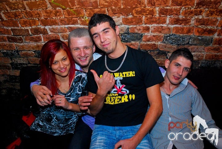 Party în Club Escape, 