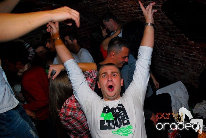 Party în Club Escape, 