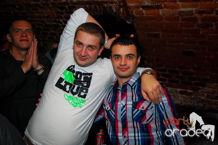 Party în Club Escape, 