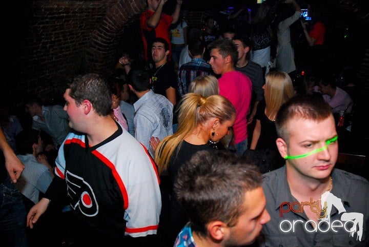 Party în Club Escape, 