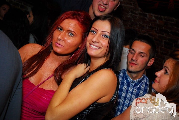 Party în Club Escape, 