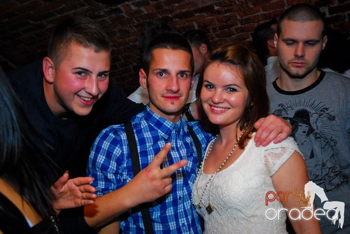 Party în Club Escape, 