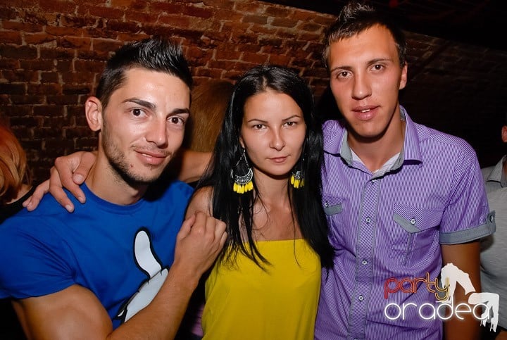 Party în Club Escape, 