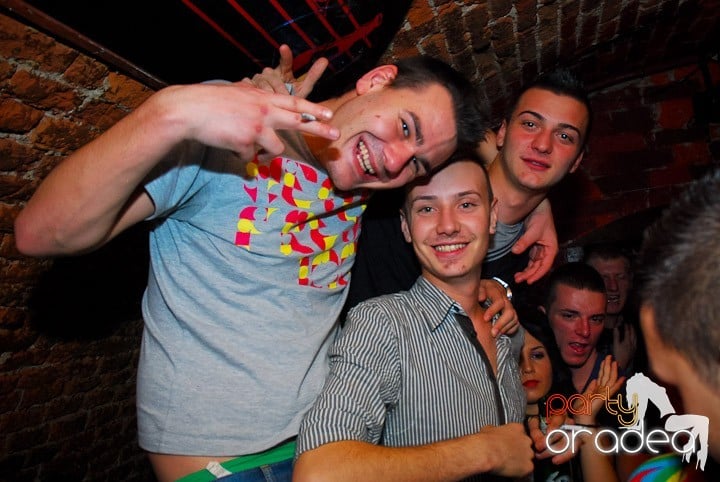 Party în Club Escape, 