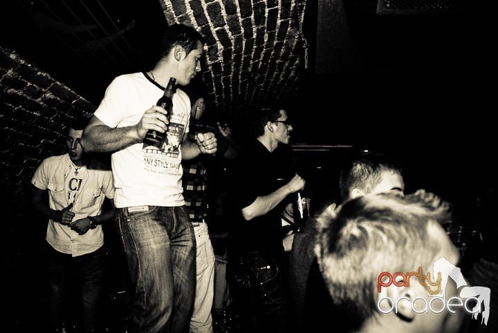 Party în Club Escape, 