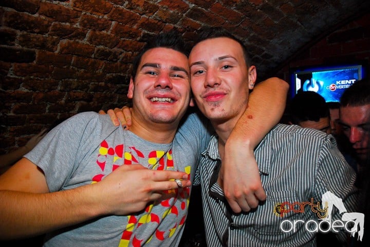 Party în Club Escape, 