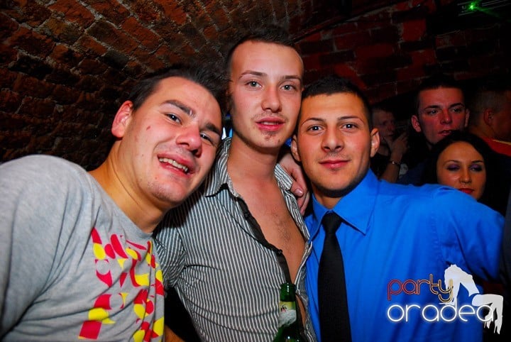 Party în Club Escape, 