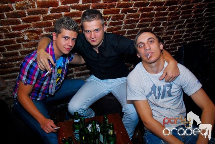 Party în Club Escape, 