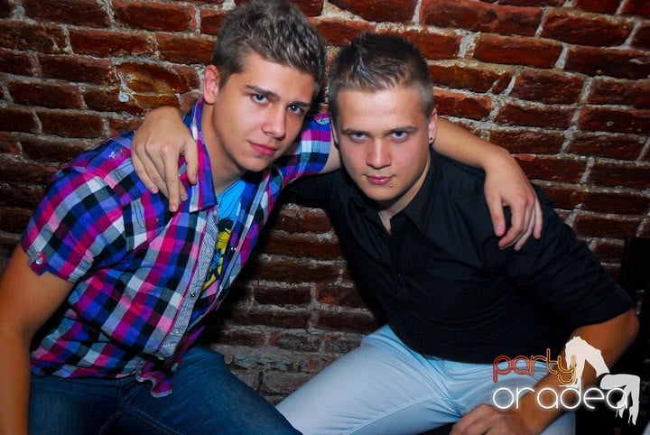 Party în Club Escape, 