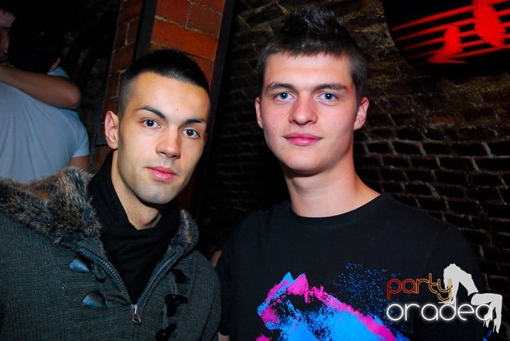 Party în Club Escape, 