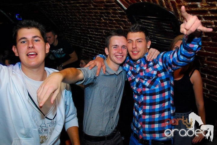 Party în Club Escape, 