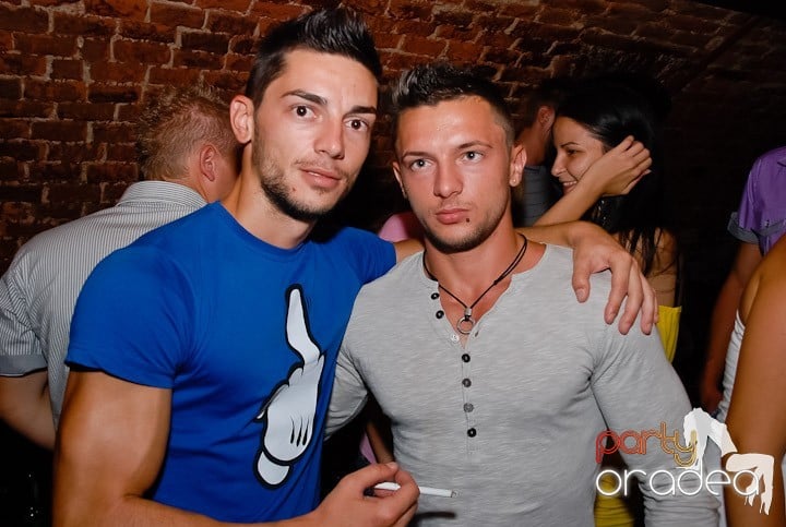 Party în Club Escape, 