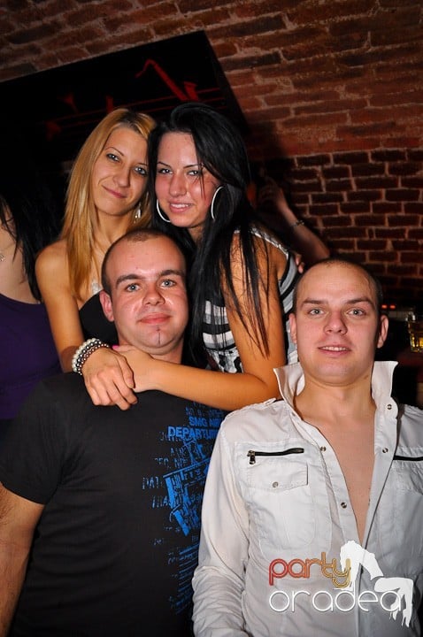 Party în Club Escape,