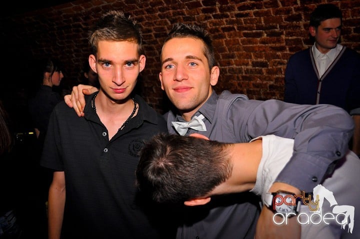 Party în Club Escape,