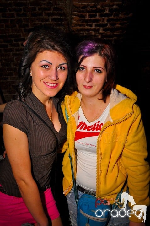 Party în Club Escape,