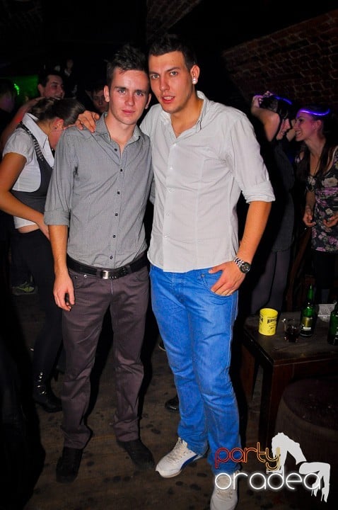 Party în Club Escape,