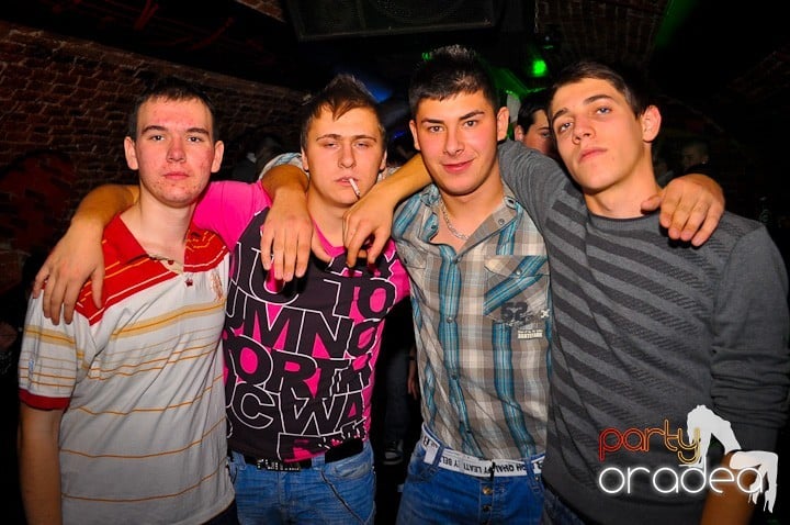 Party în Club Escape, 