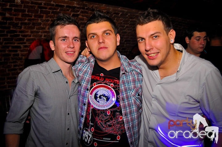 Party în Club Escape, 