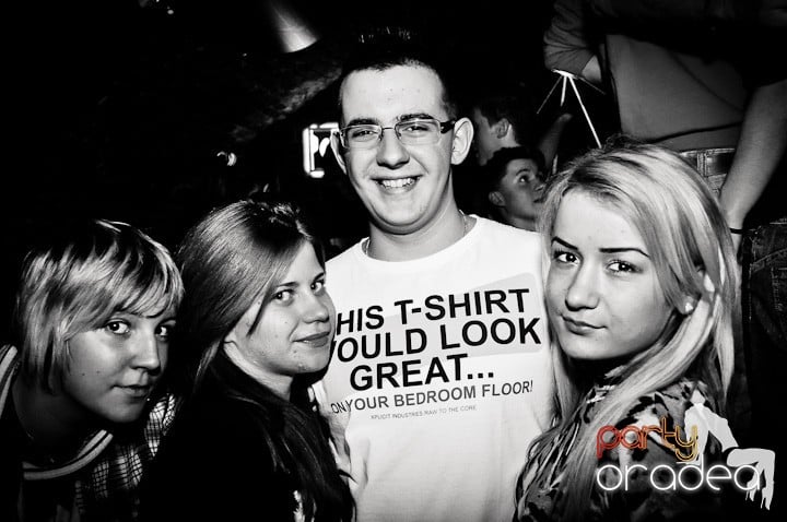 Party în Club Escape, 