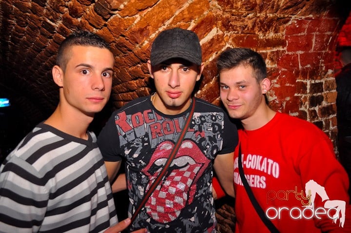 Party în Club Escape,