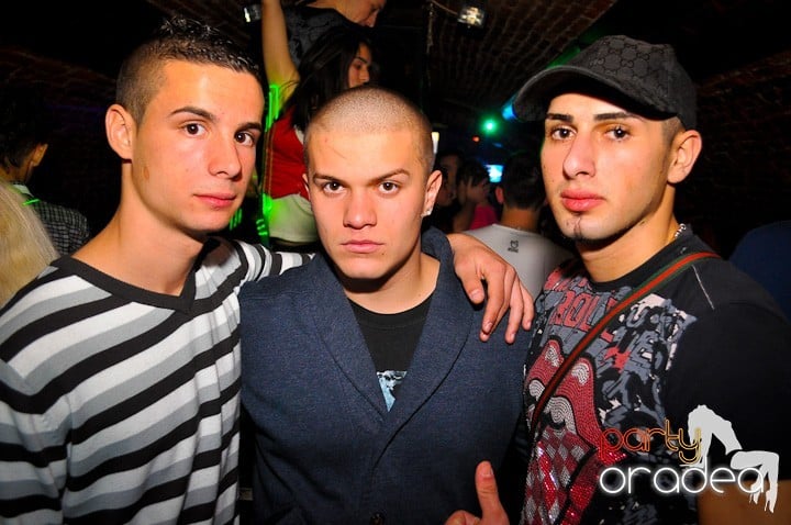 Party în Club Escape,