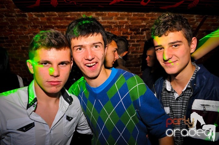 Party în Club Escape,
