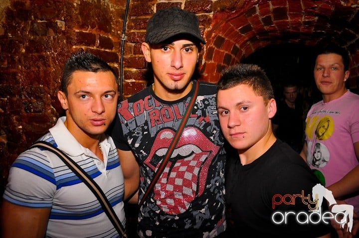 Party în Club Escape,