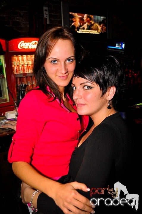 Party în Club Escape, 