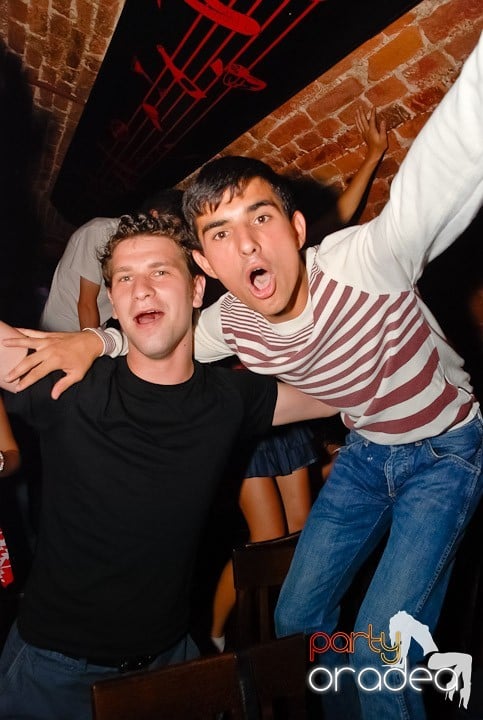 Party în Club Escape, 