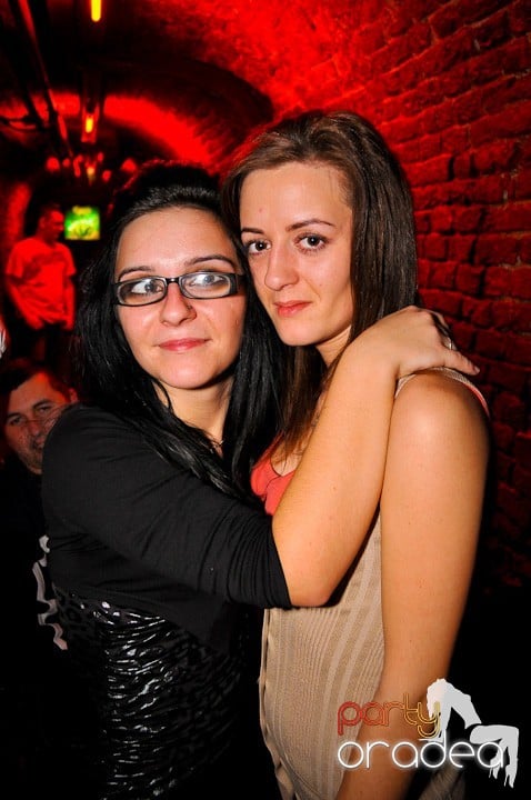 Party în Club Escape, 