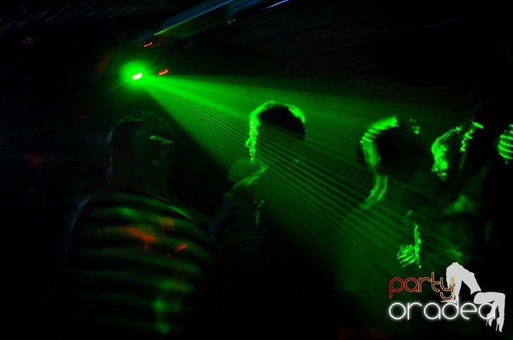 Party în Club Escape, 