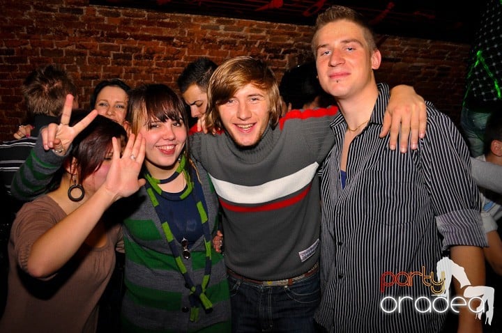 Party în Club Escape,