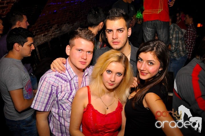 Party în Club Escape,