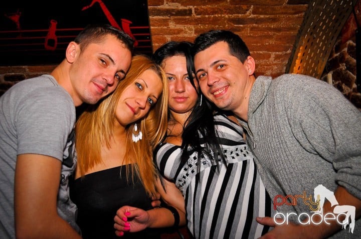 Party în Club Escape,