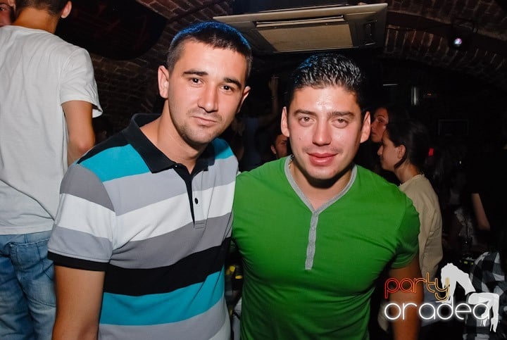 Party în Club Escape, 