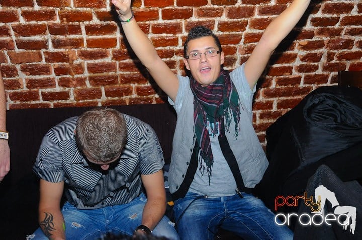 Party în Club Escape, 