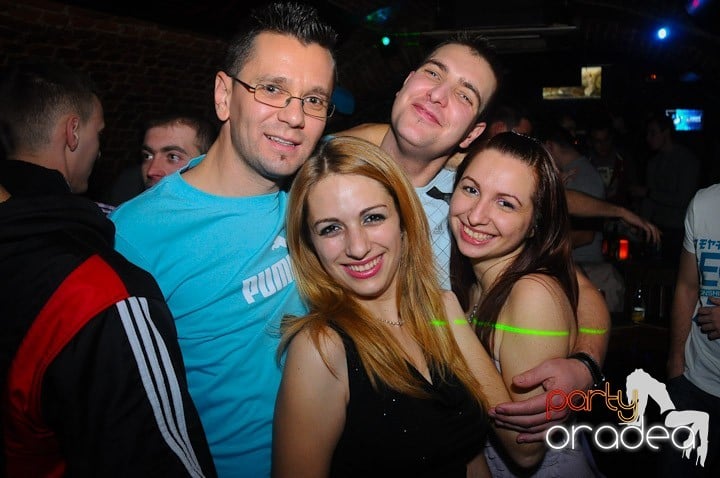 Party în Club Escape, 