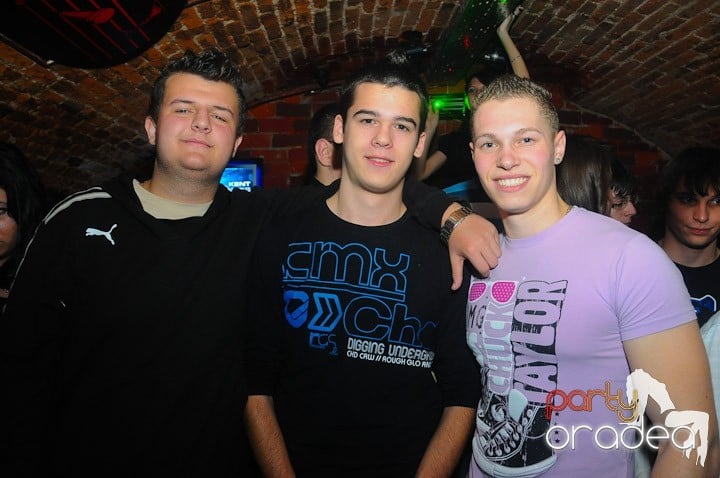 Party în Club Escape, 